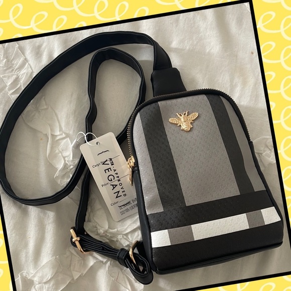 Handbags - New! Luxury Inspired Black/White Sling Bag